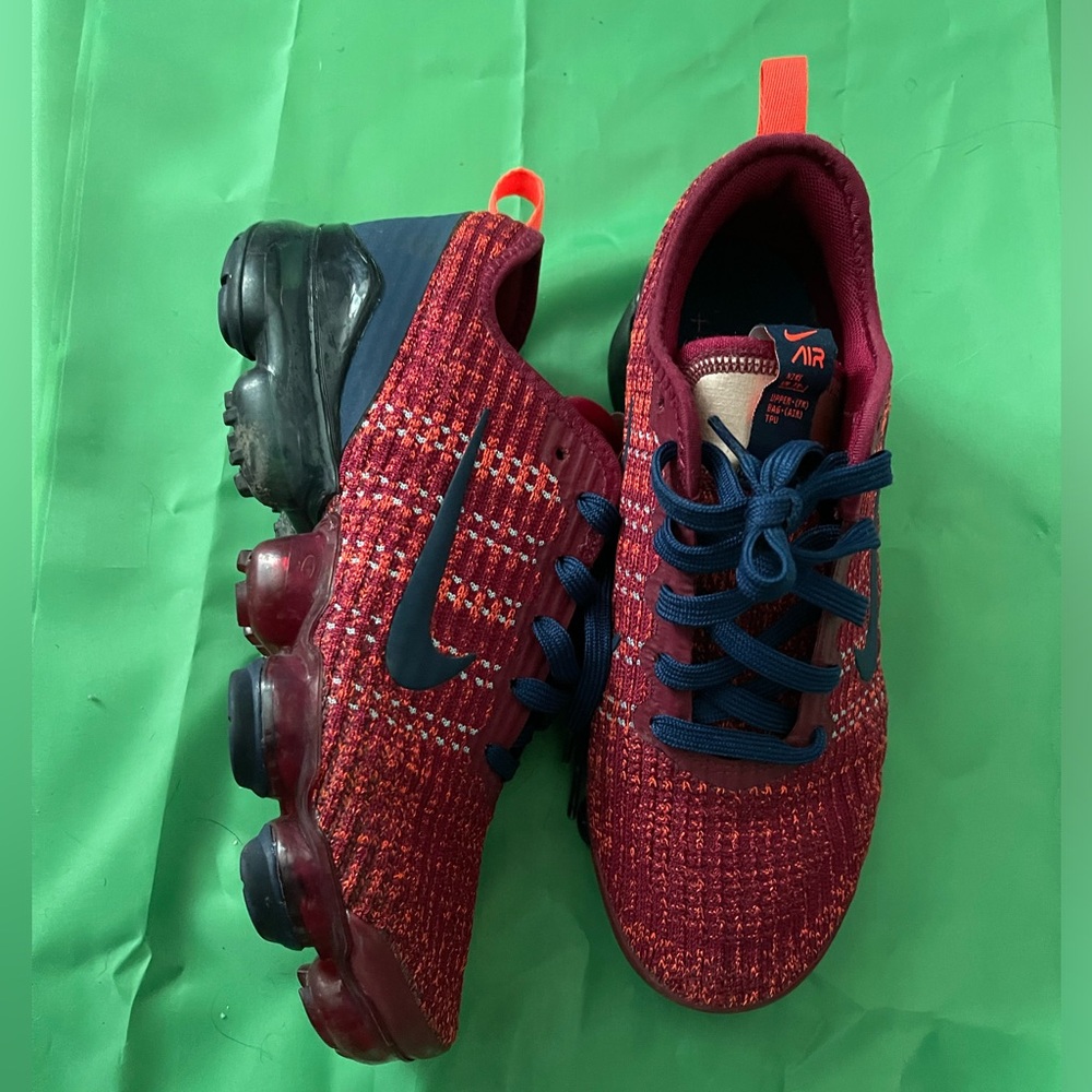 NIKE- Vapor Max